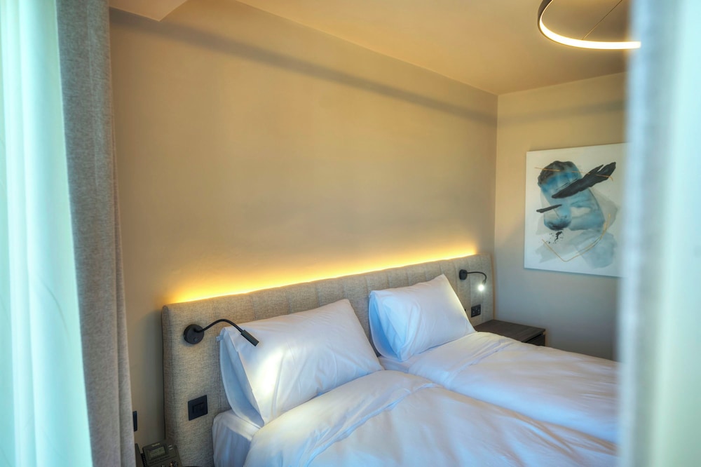 Aste Hotel 28/59