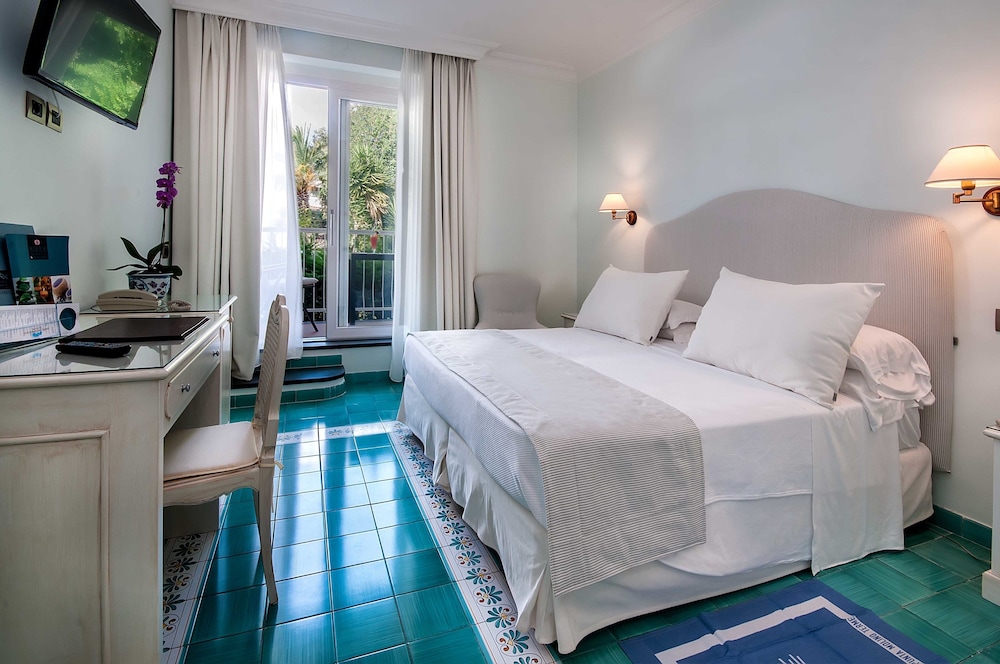 Punta Molino Beach and Resort Spa 17/82