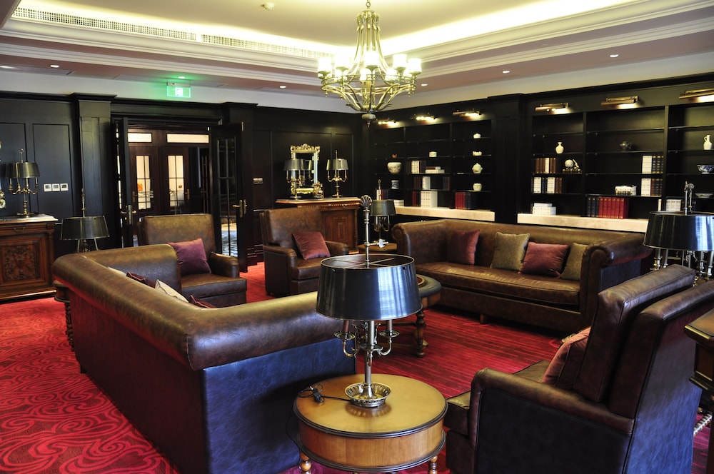 Royal Grace Hotel 30/49