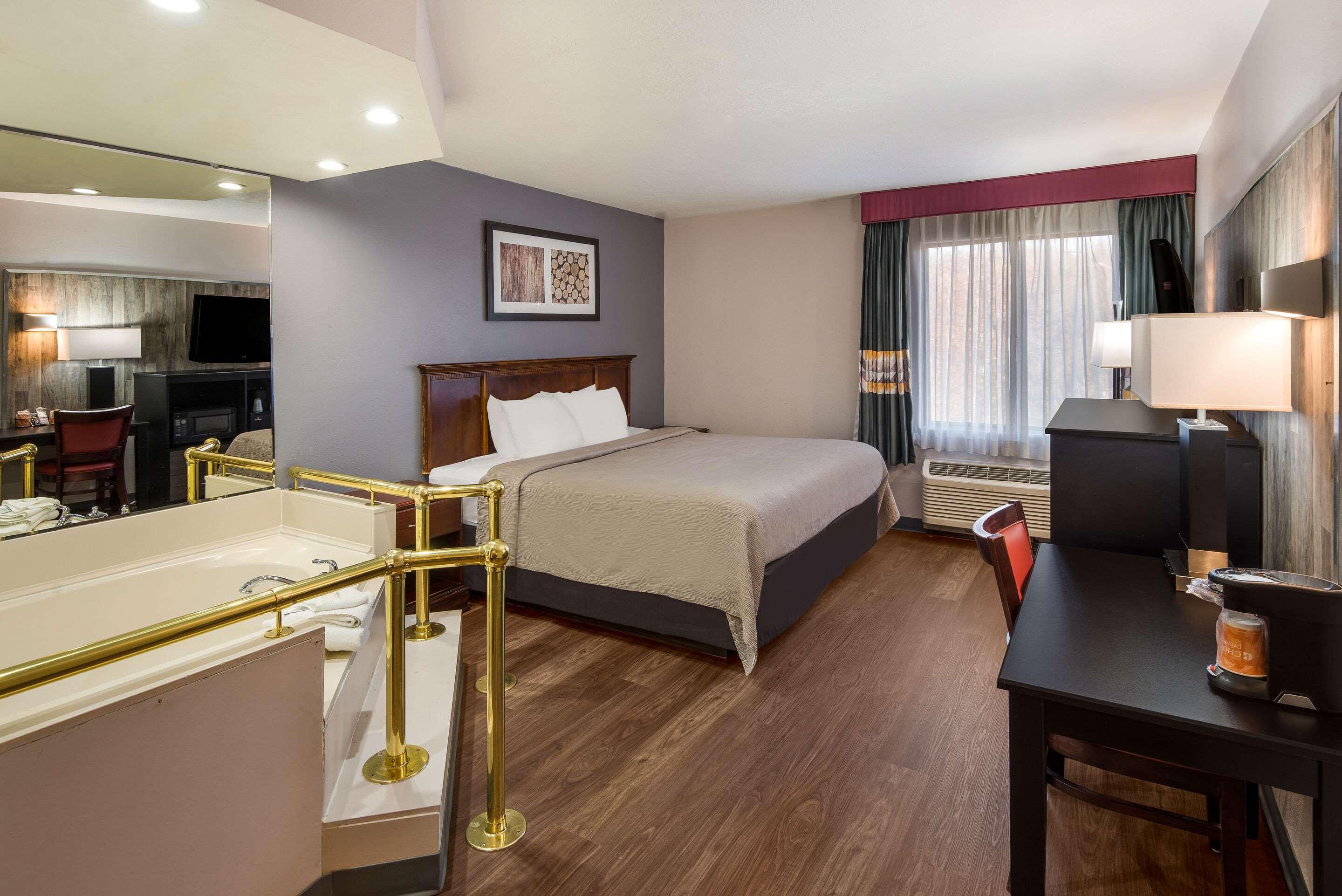 UPGRADE, KING BED