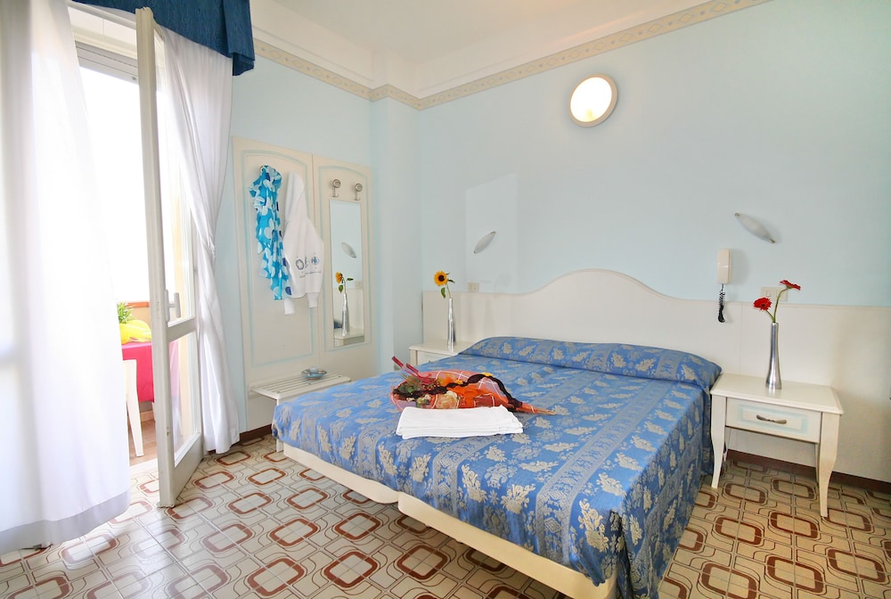 Hotel Cadiz 6/29