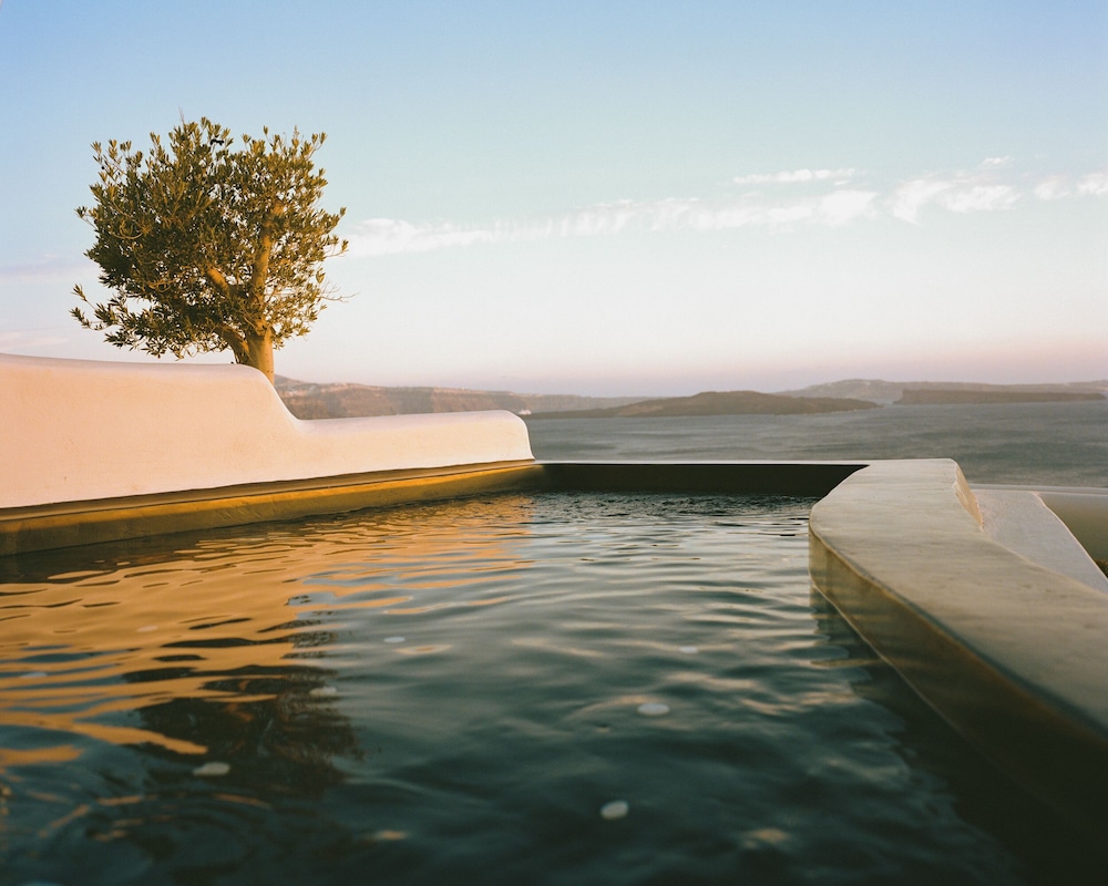 Abyss Santorini - Adults Only 40/50