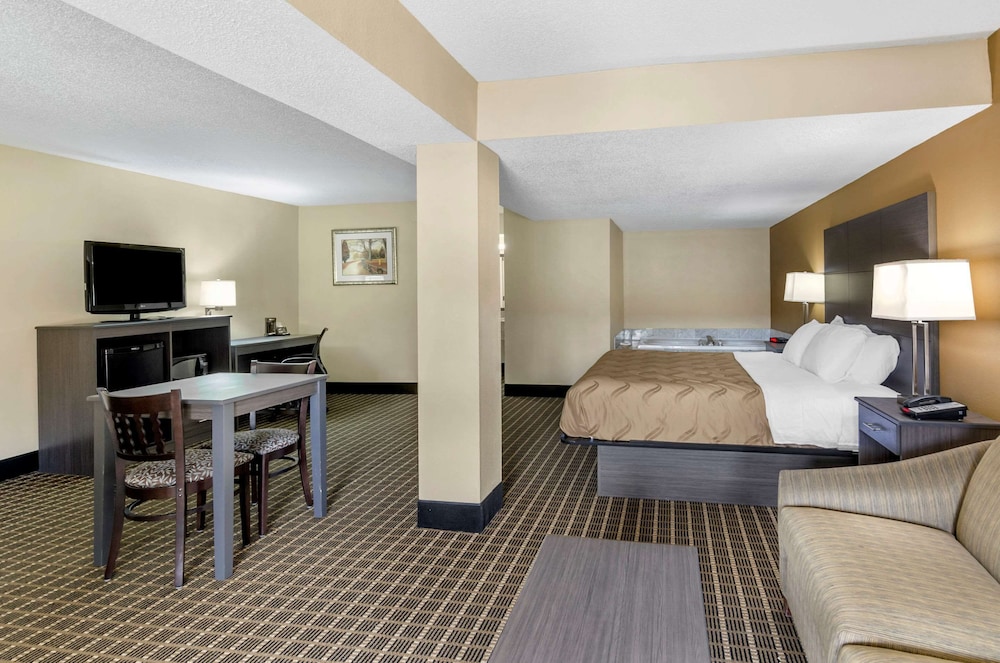 Quality Inn Hillsville 26/48