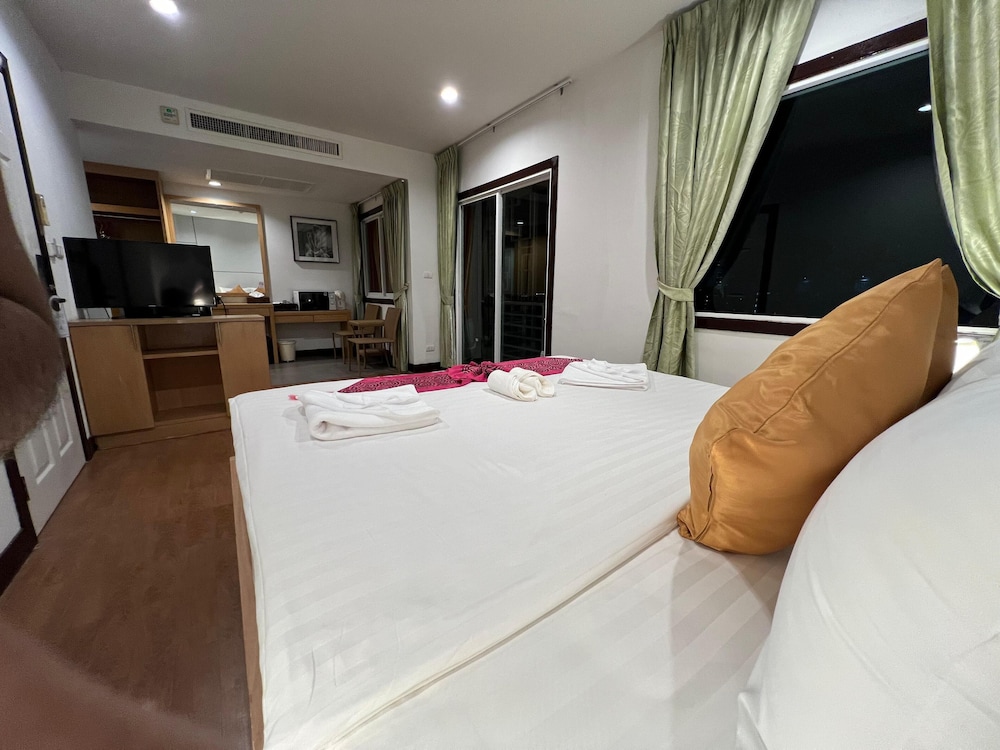 Zephyr Grand Hotel 29/63