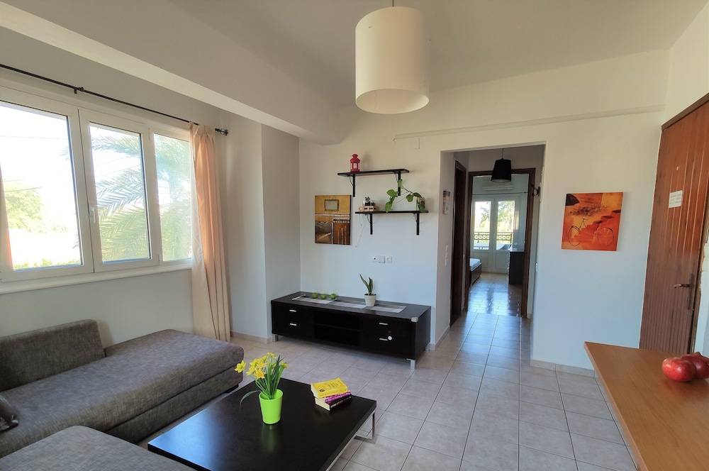 Kostas Apartments 24/48