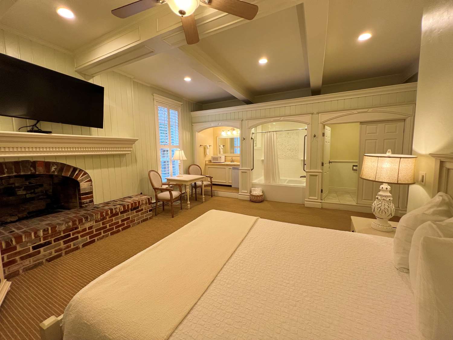 Best Western Grandma's Feather Bed 32/44