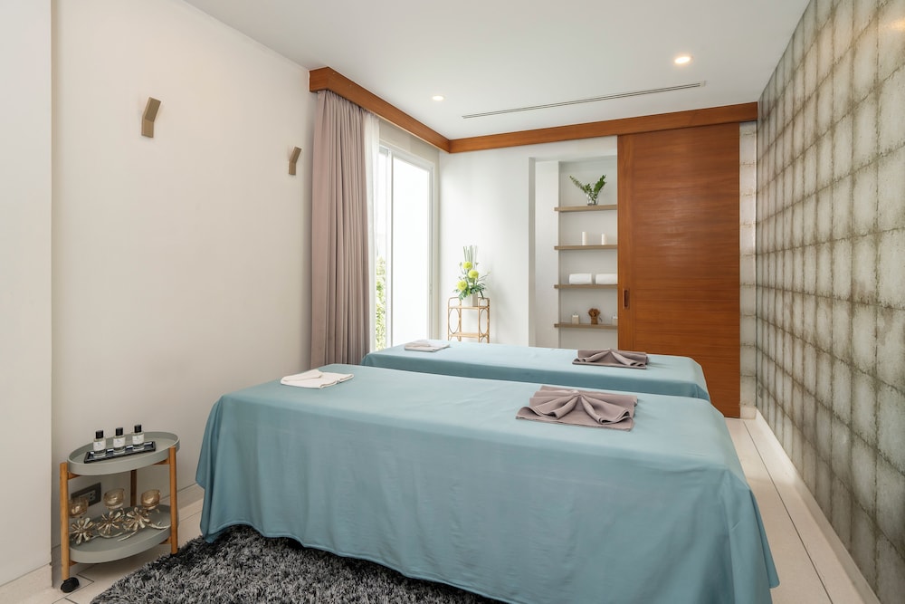 Coastal Escape - Natai 20/50