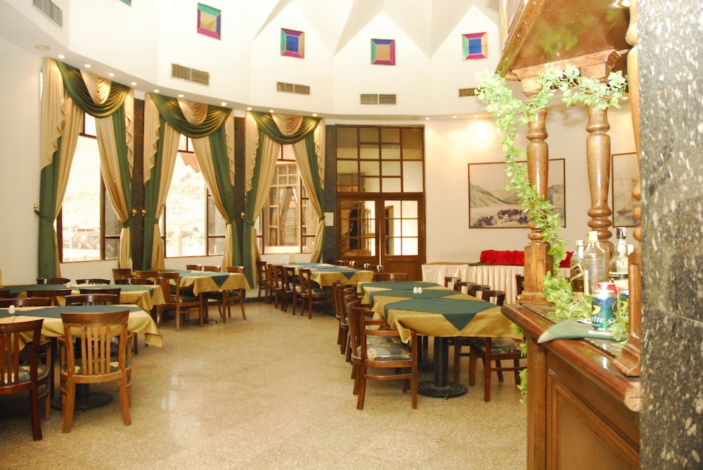 Catherine Plaza 37/48