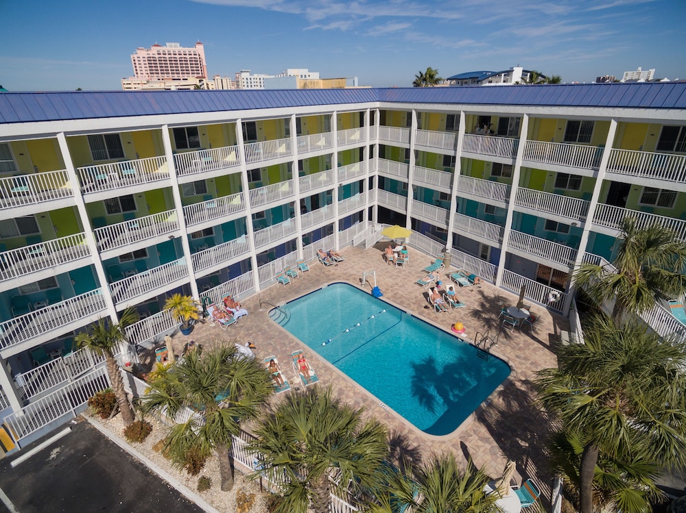 PELICAN POINTE SUITES 5/58