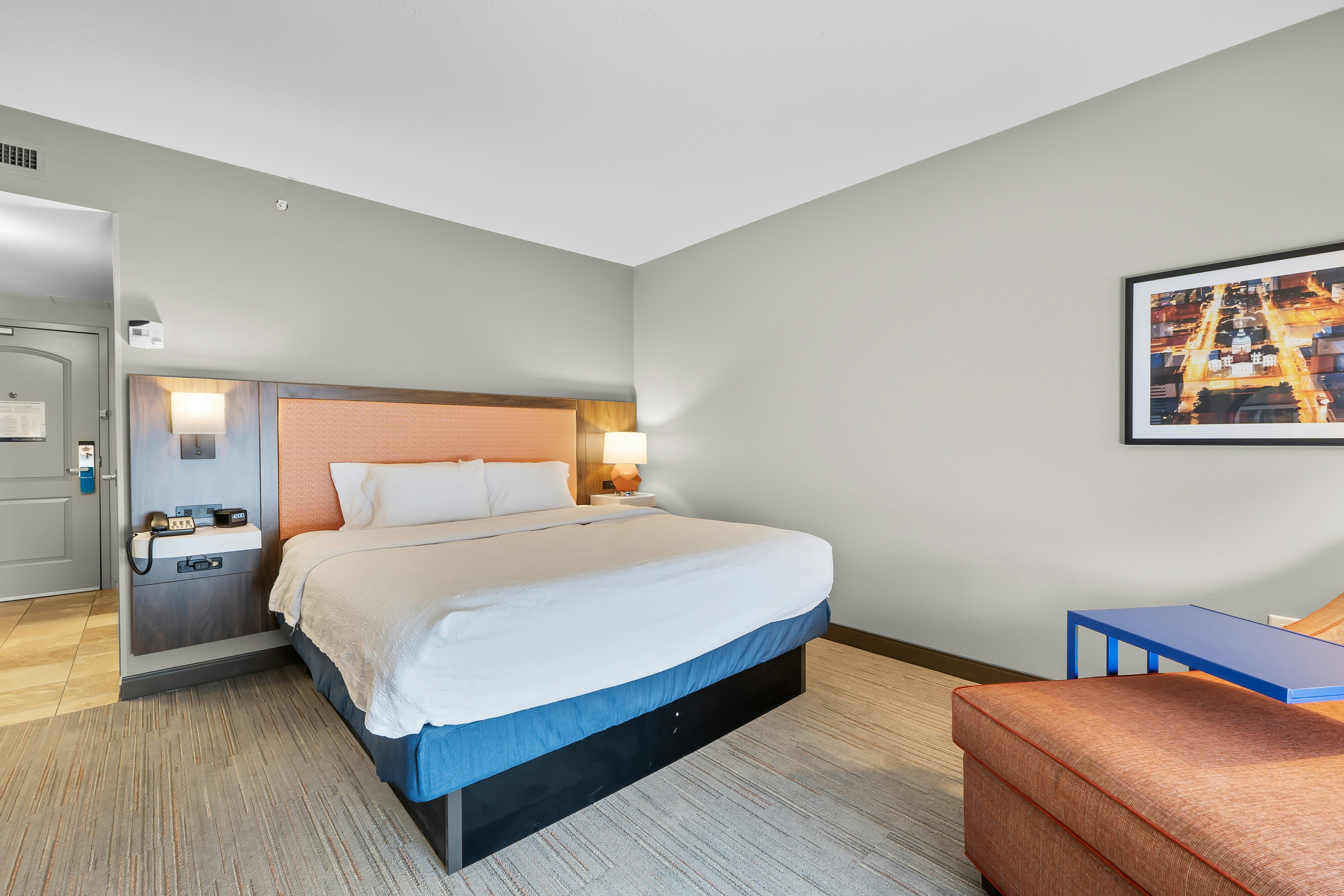 ROOM, KING BED