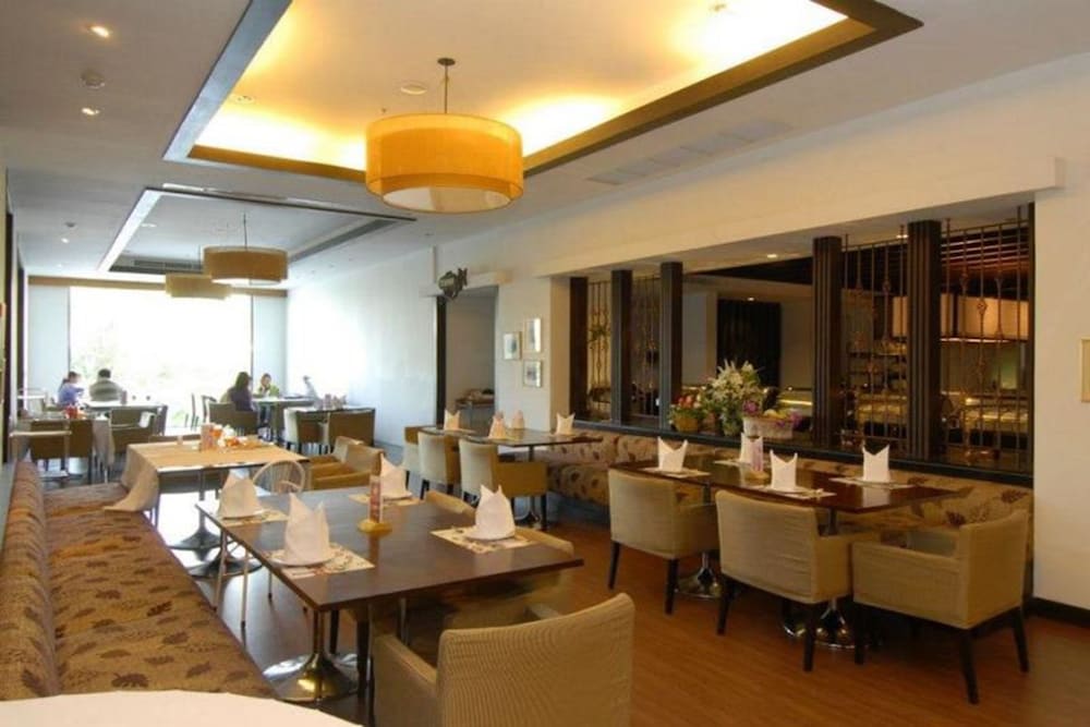 Sunee Grand Hotel And Convention Center 29/41
