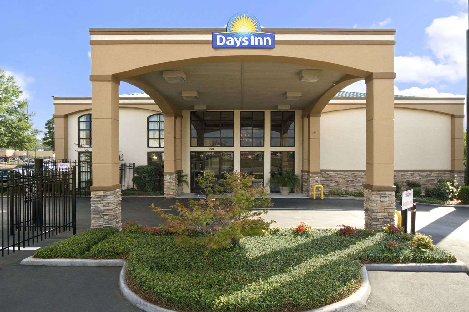 Days Inn Suites By Wyndham Tuscaloosa Univ of Alabama 3/5