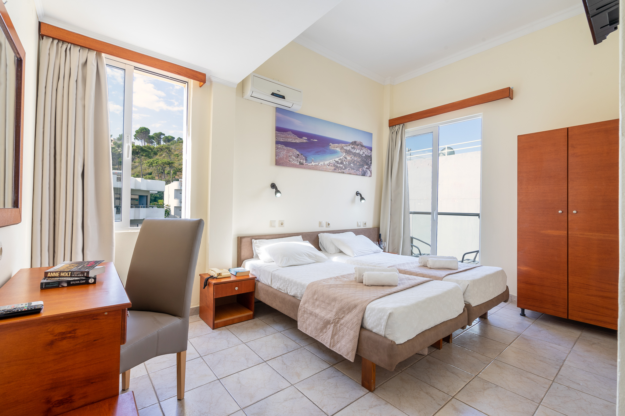 TWIN/DOUBLE ROOM