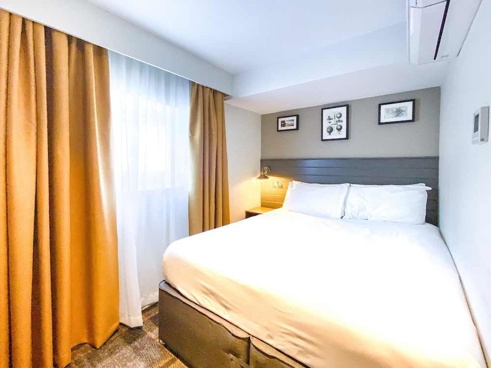 COZY, DOUBLE BED