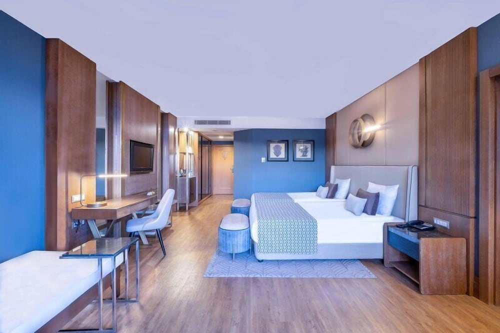 Senior, Suite, Double Bed, Sea Side, 2 Sofa