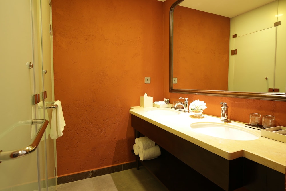 Mercure Danang French Village Bana Hills 16/73