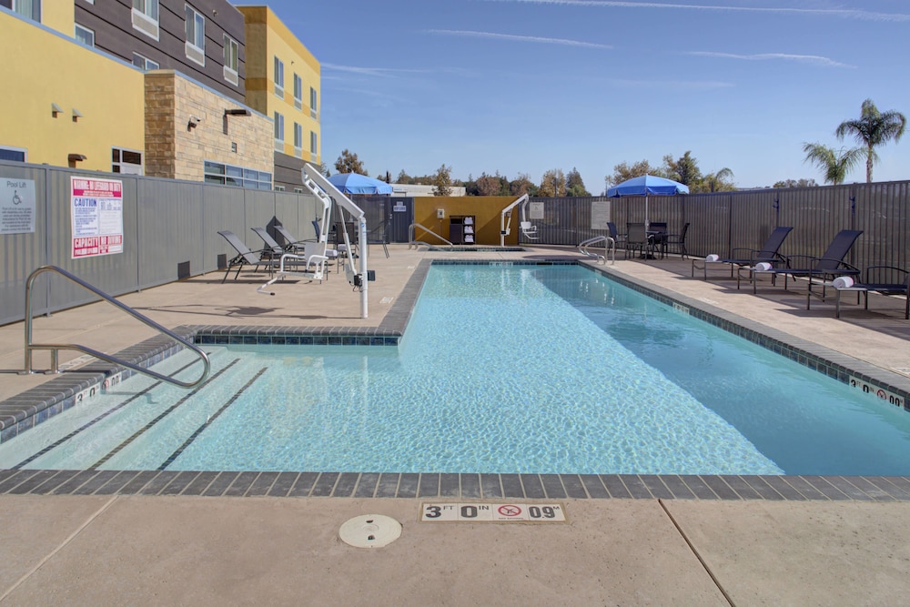 Fairfield Inn And Suites By Marriott Bakersfield North Airport in BAKERSFIELD - CA