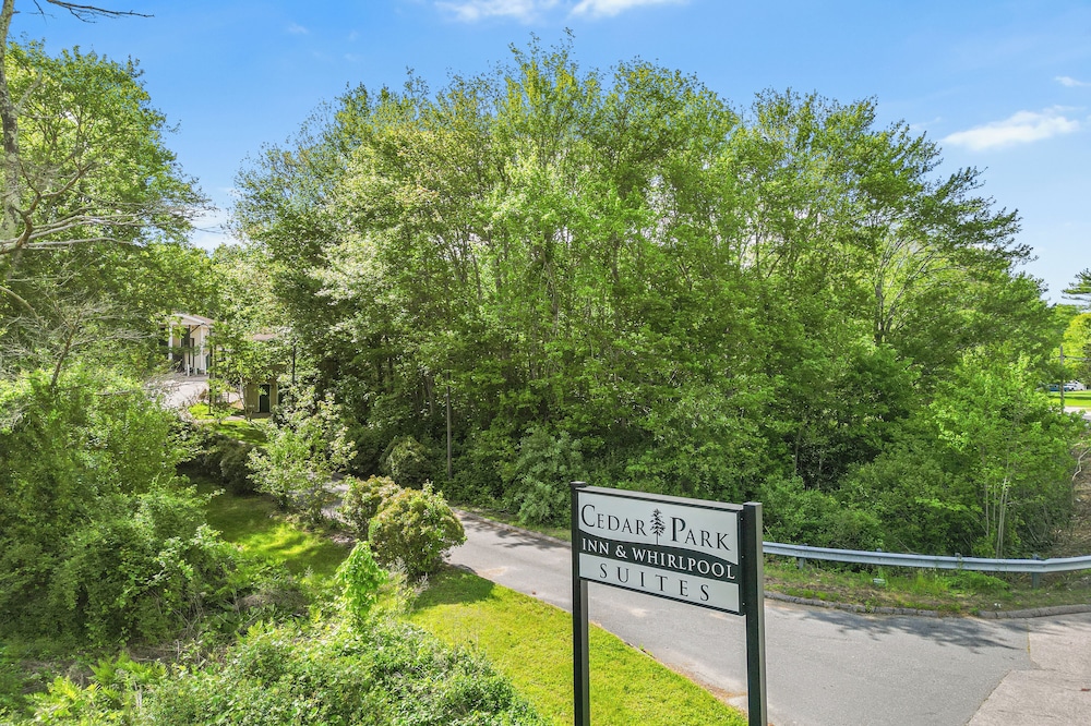 Cedar Park Whirlpool Suites 58/61