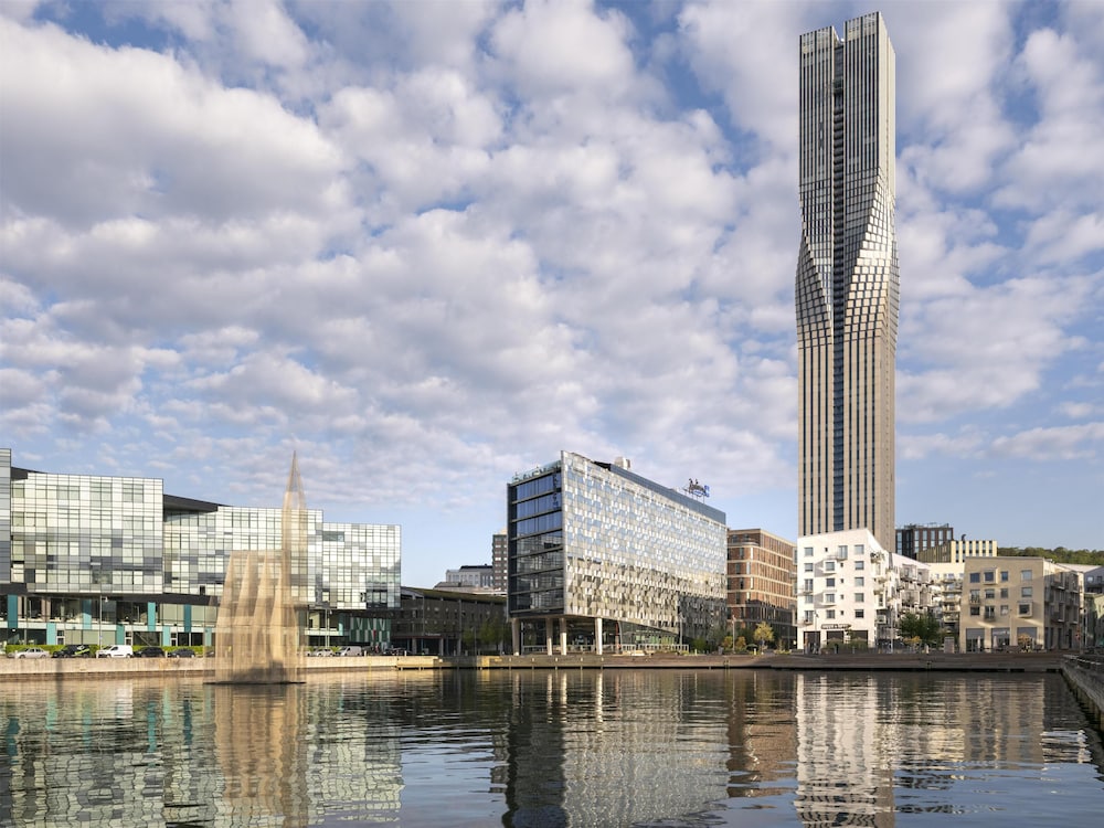 Radisson Blu Riverside Hotel 75/80