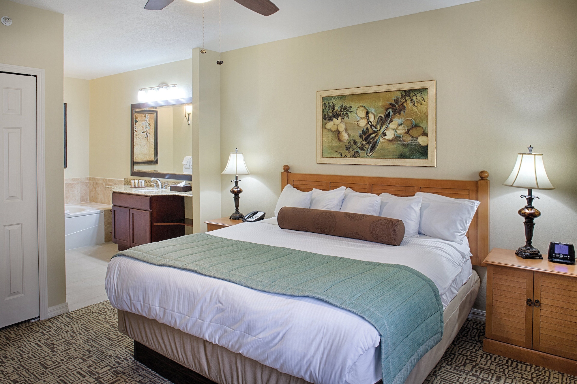 1 BEDROOM, CONDO, DELUXE