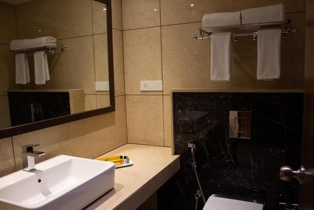 Shivas Galaxy Hotel 39/41