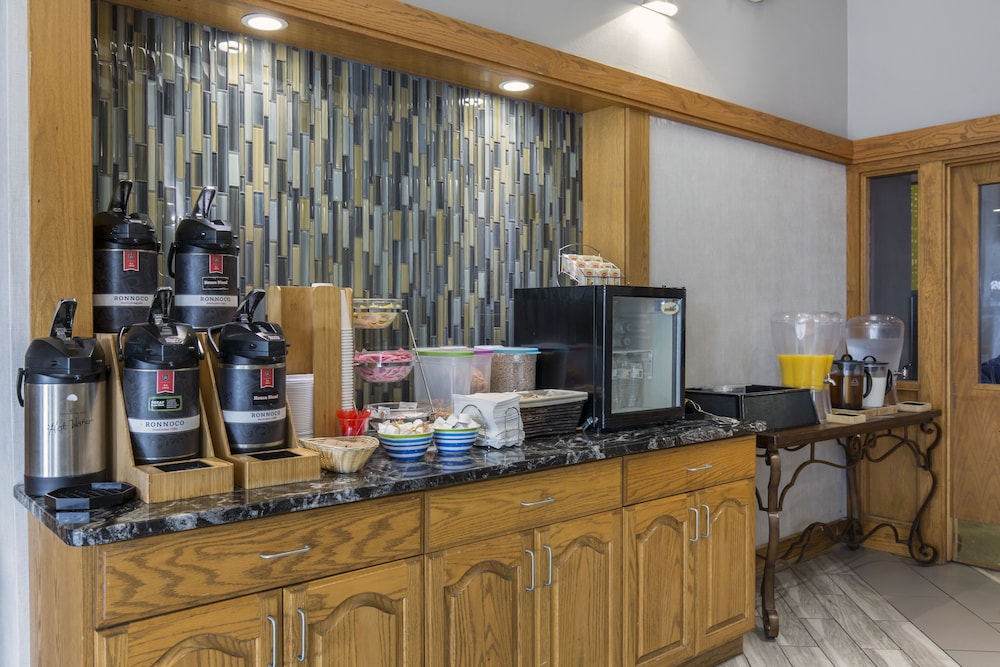 Greenstay Hotel and Suites 11/69