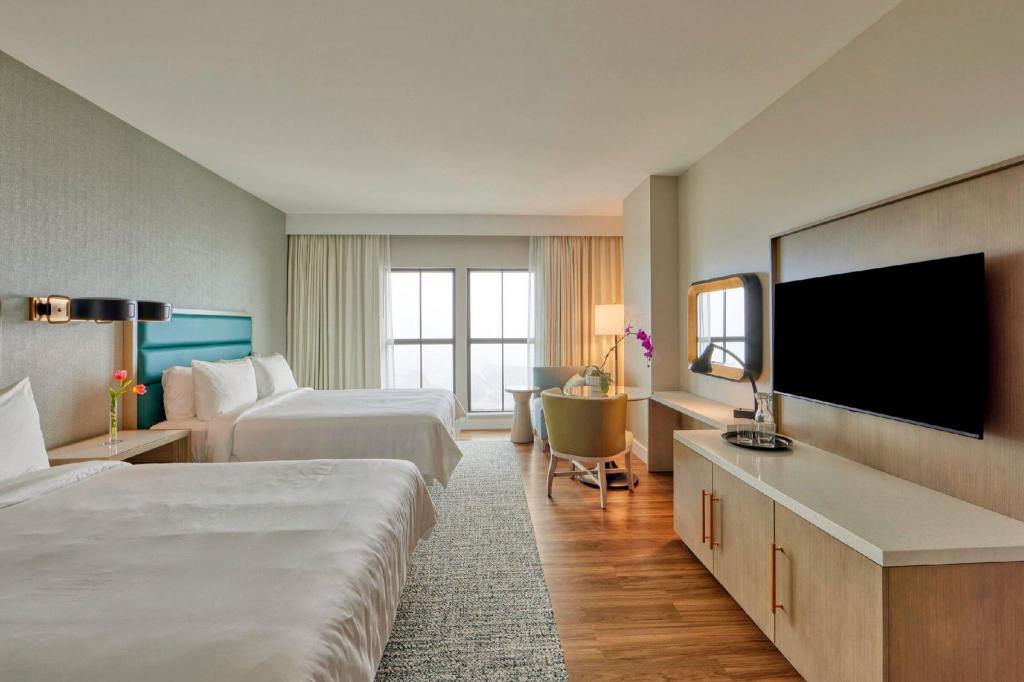 Guest Room, Deluxe, 2 Queen Beds, Resort View, High Floor