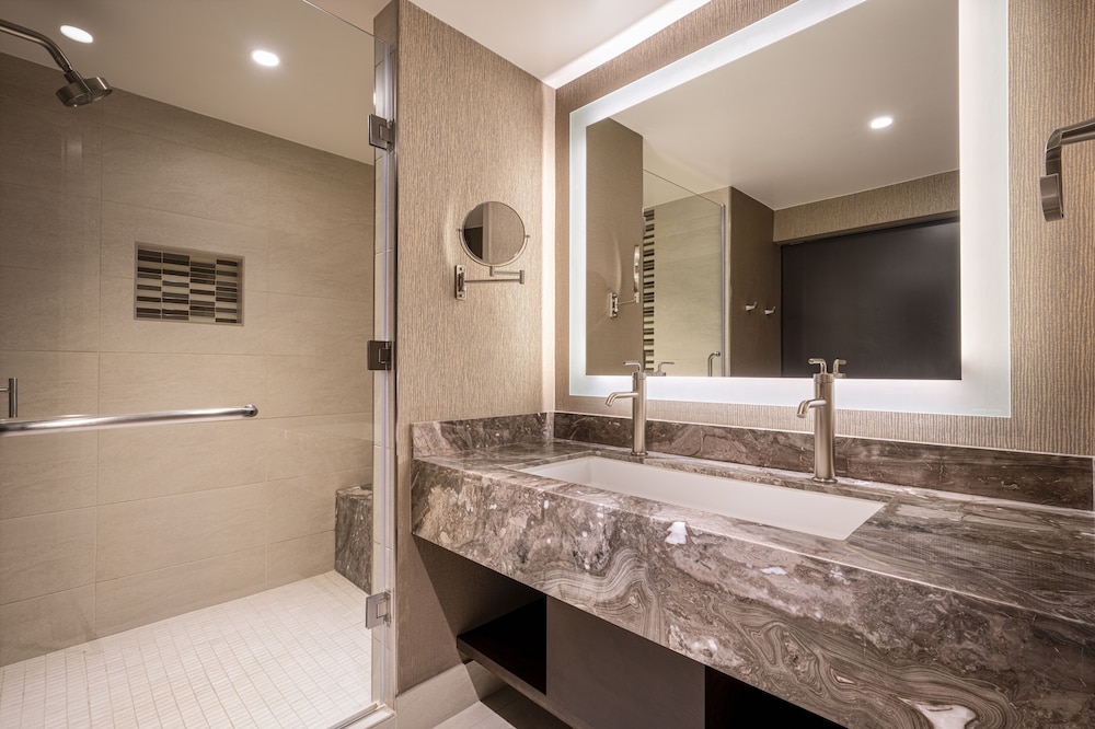 Horseshoe Black Hawk - A Caesars Rewards Destination 65/65