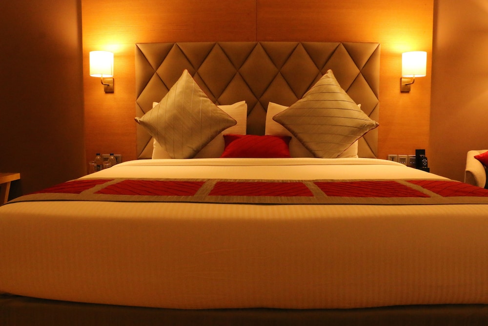 غرفة بريميوم بسرير كينج، Ramada Darjeeling Gandhi Road 3/5
