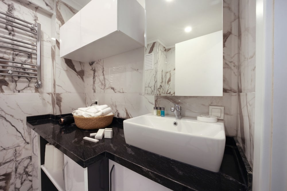 Etiz Residences 46/47