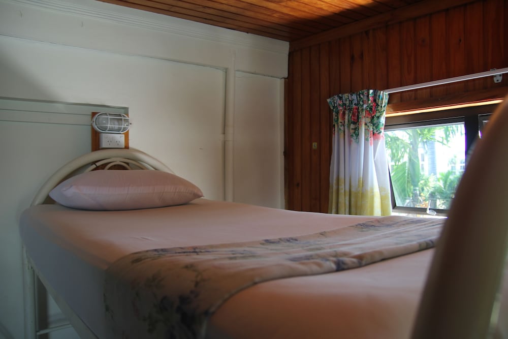 Bamboo Backpackers 15/48