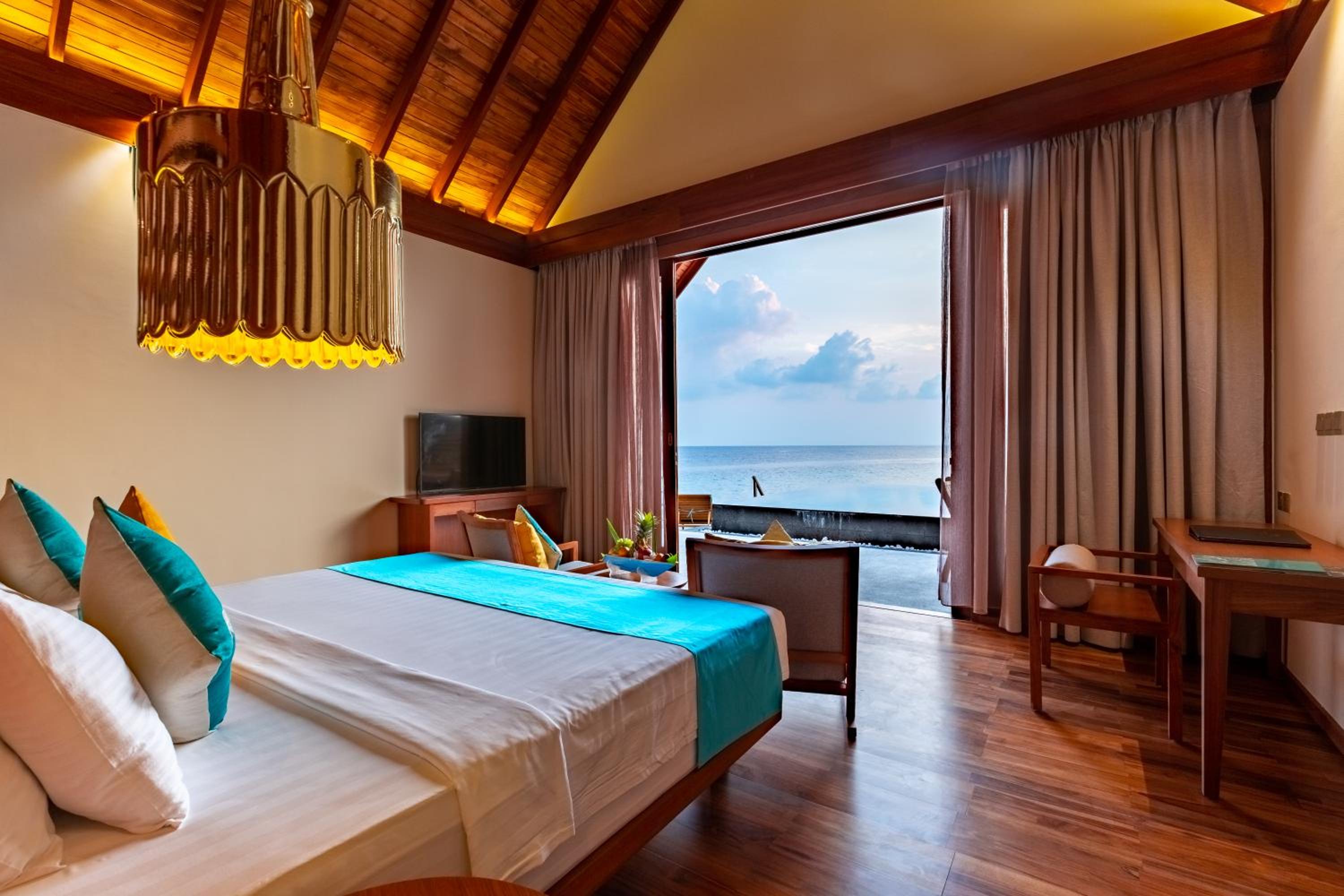 Sunset Ocean Pool Villa