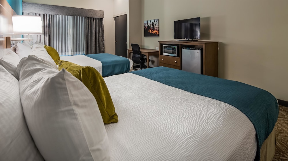 Best Western Plus Bolivar Hotel & Suites 13/46