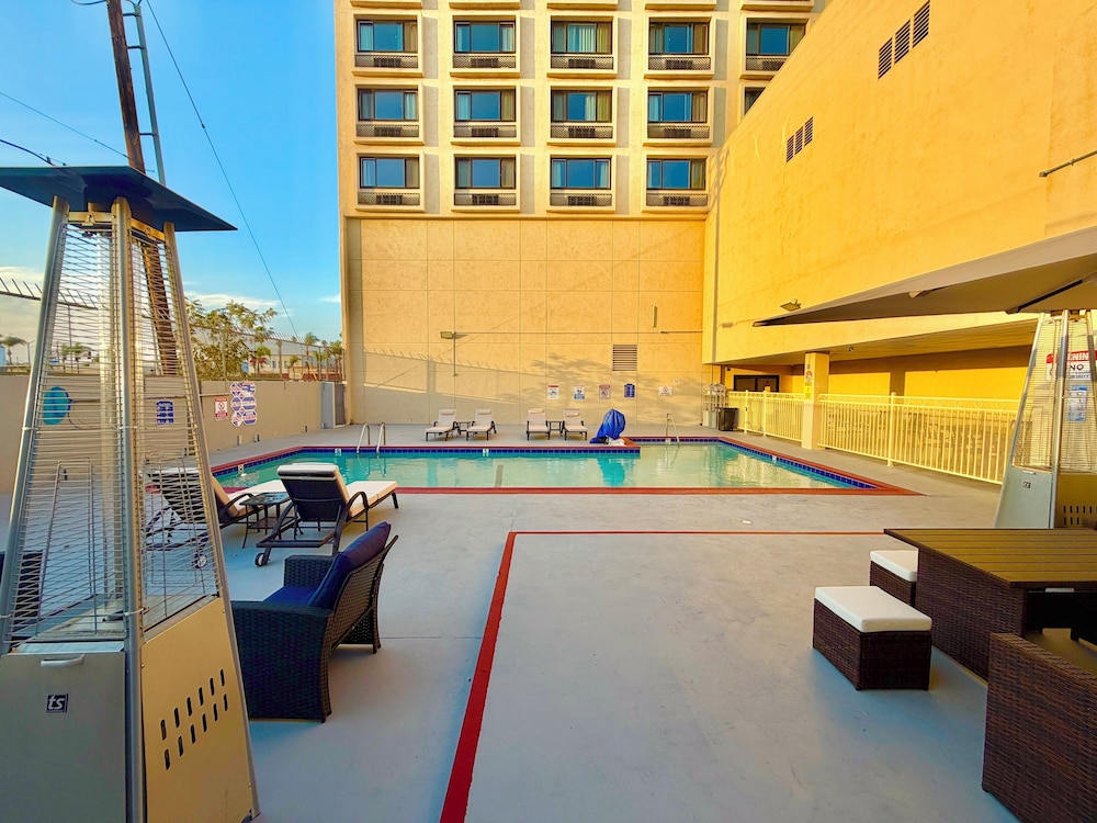 Lincoln Hotel Monterey Park Los Angeles 68/74