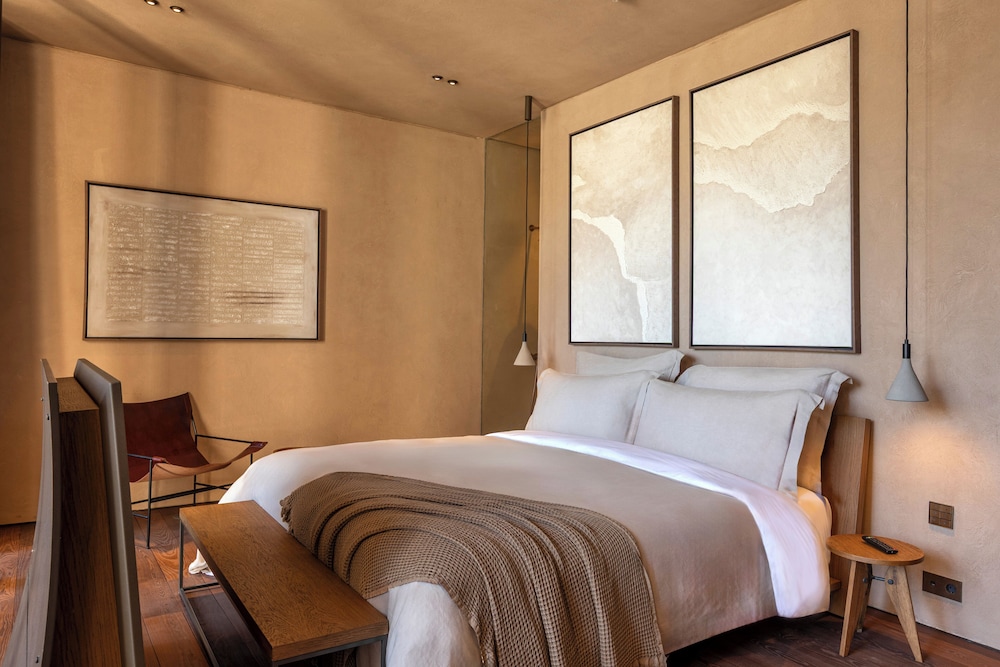 3 Bedrooms, Sunset, Citrus Villa, 2 Double and Twin Beds