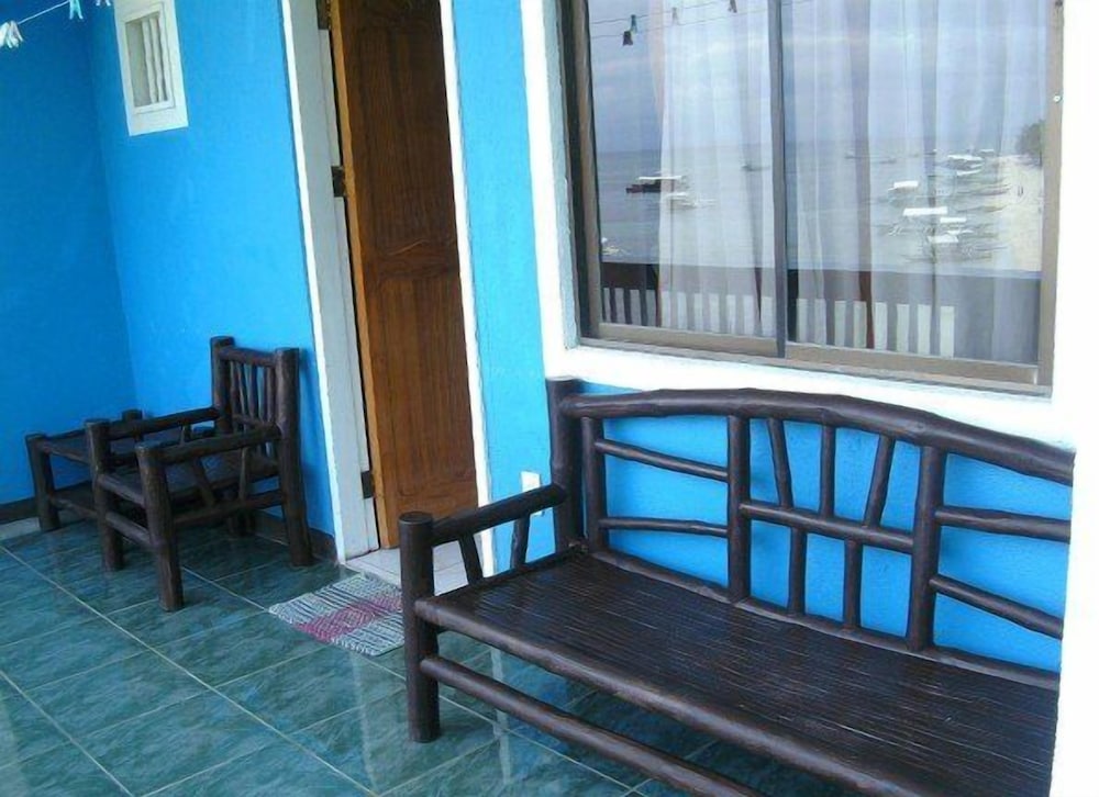 BLUE CORALS BEACH RESORT 37/66