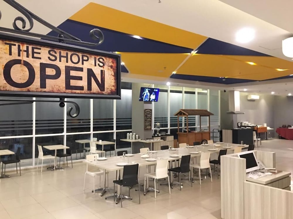 Hotel 88 Bekasi 24/35