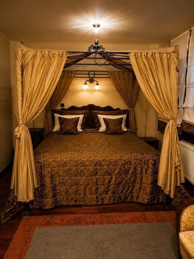 Villa Sphendone Suites 12/50