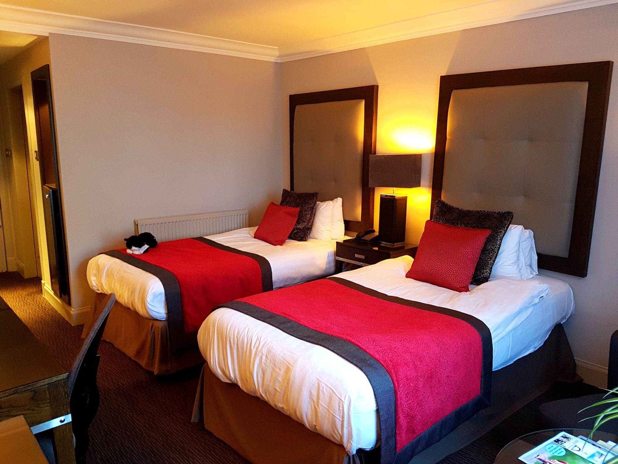CLASSIC, TWIN BEDS