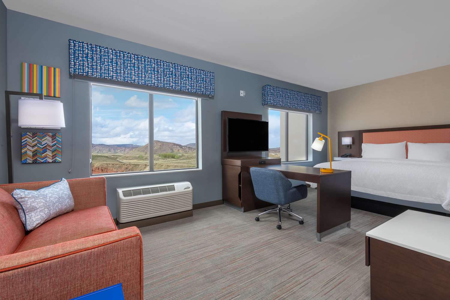 Hampton Inn Suites Cody Wy 19/28
