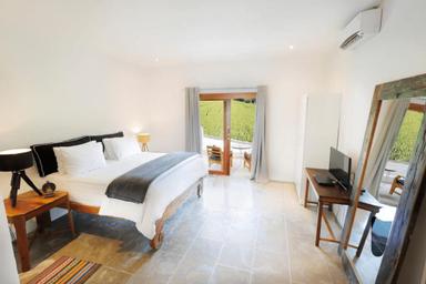 1 Bedroom, Pool, Apartment, Queen Bed, Shared Pool