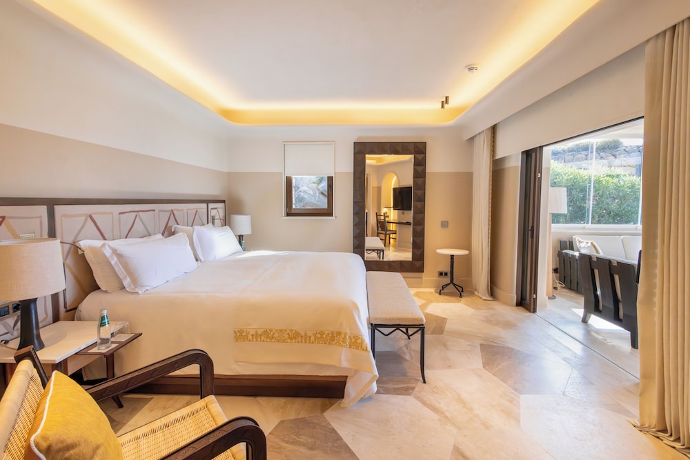 Sea, King Bed, Front View