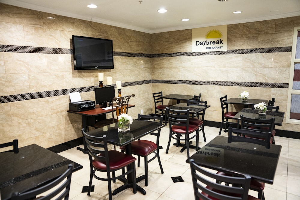 Days Inn by Wyndham Concord 20/25