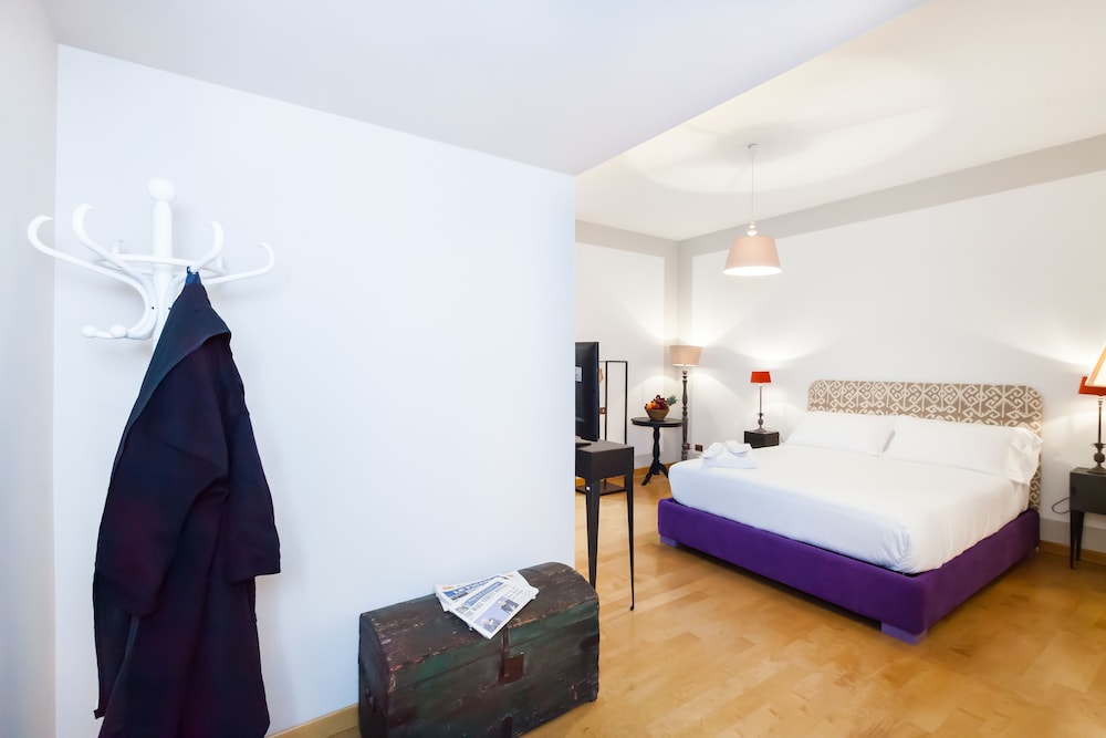 EXECUTIVE, APARTMENT