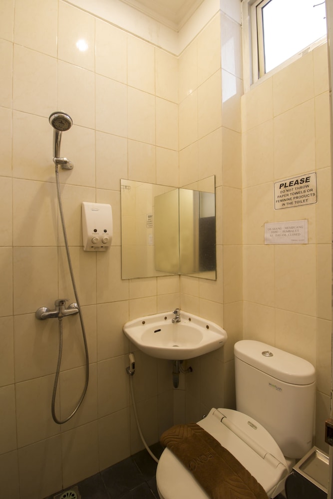Hotel Poncowinatan - Tugu 21/21