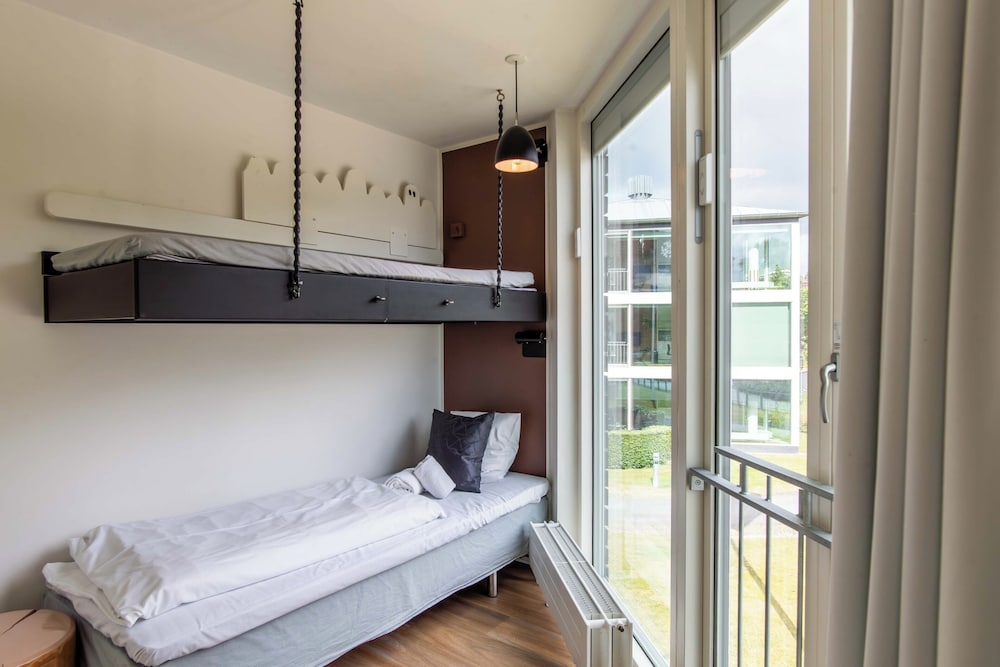 2 Bedrooms, Apartment, 4 Beds, Double and Bunk Bed, Partial Lake View, Lake View