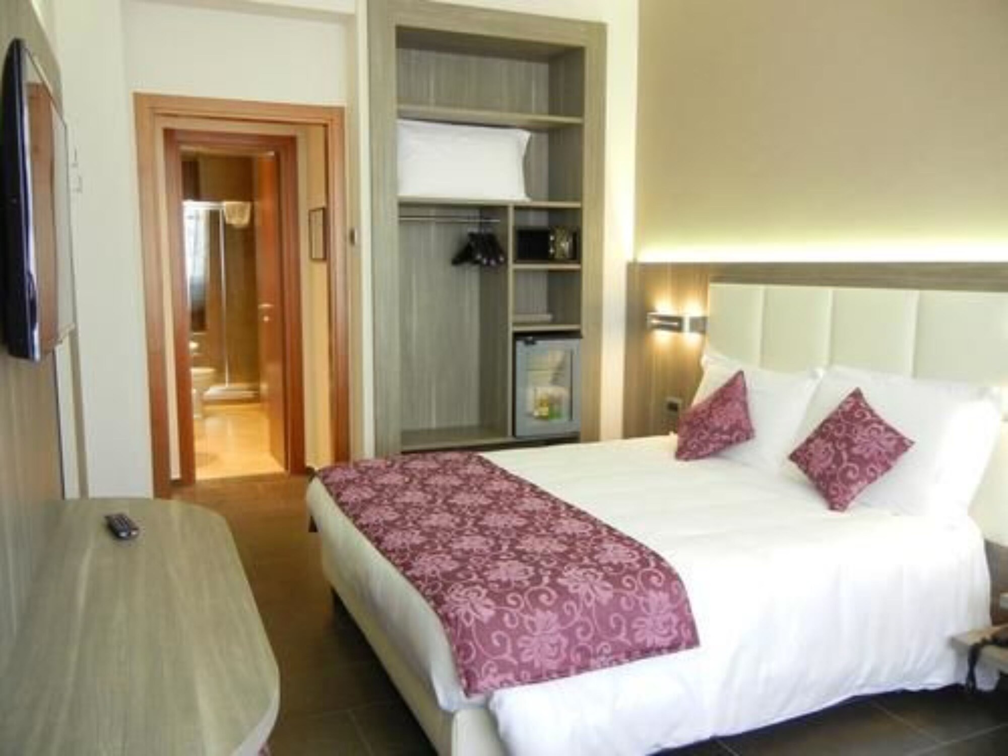 EXECUTIVE, DOUBLE BED