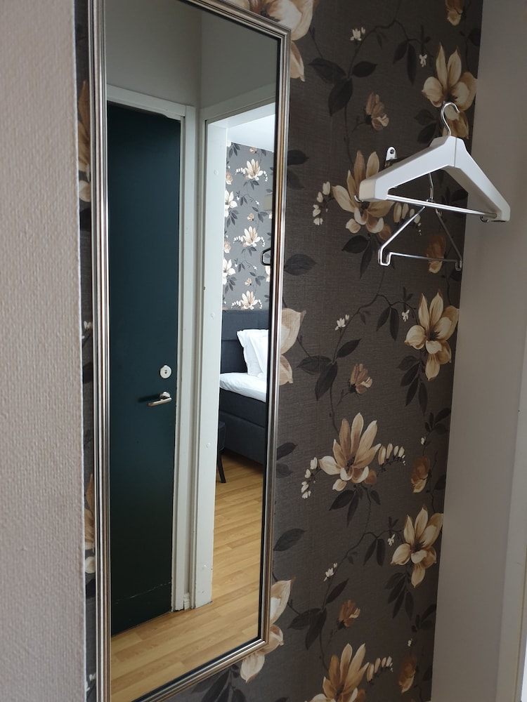 Smålandsstenar Hotell 23/37