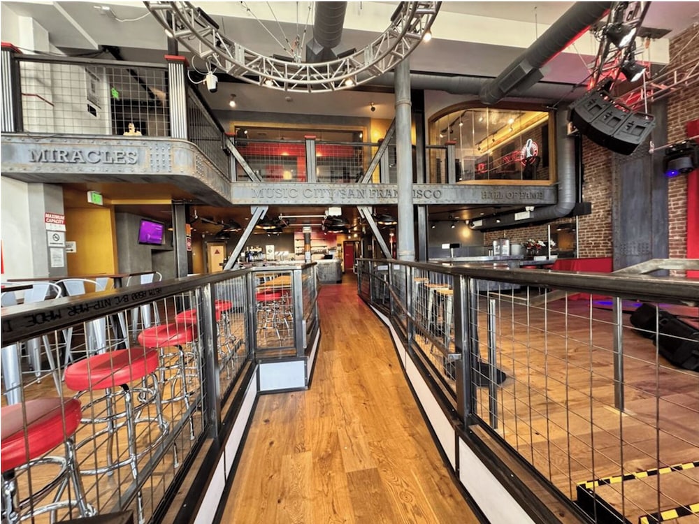 Music City Hotel 44/55