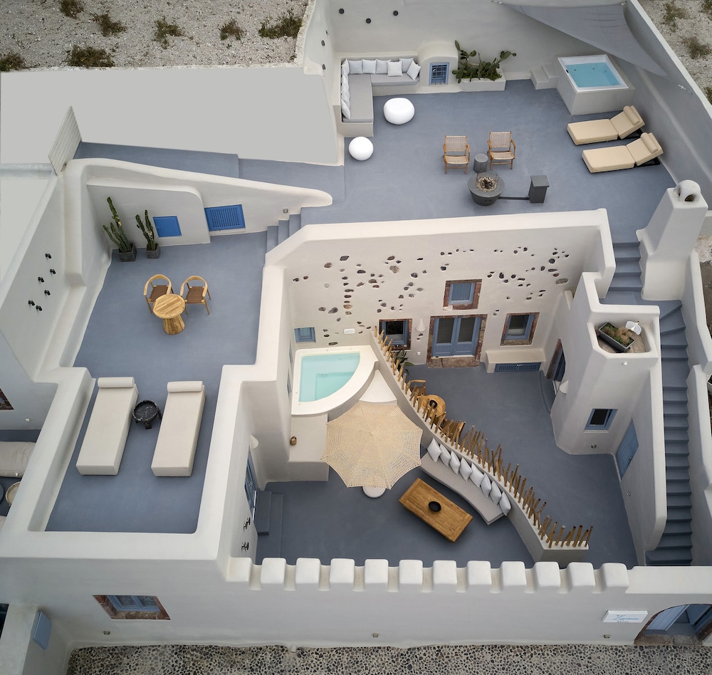 Luna Santorini Suites 9/50
